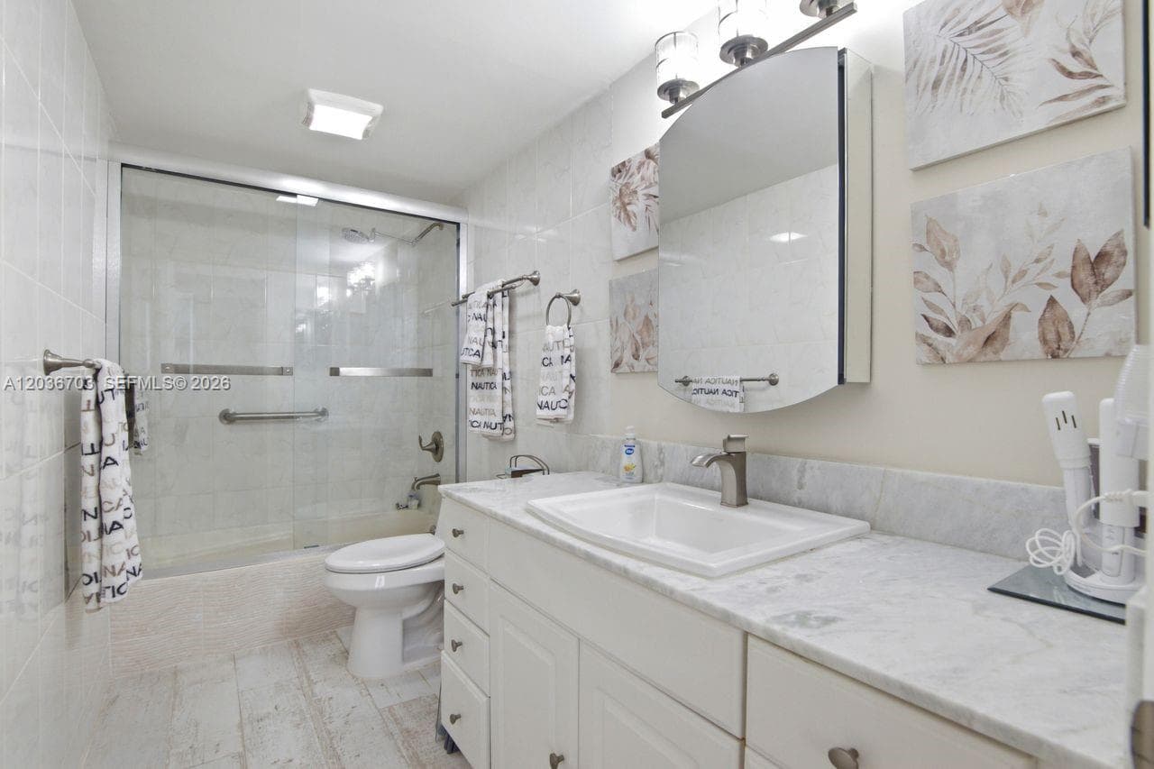 1401 S Ocean Dr 305 photo 25