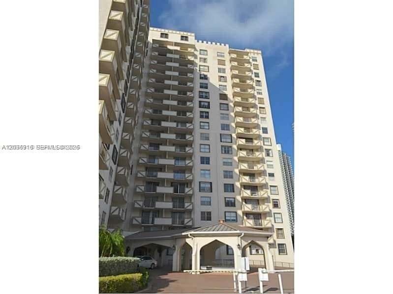 1865 S Ocean Dr 11L photo 2