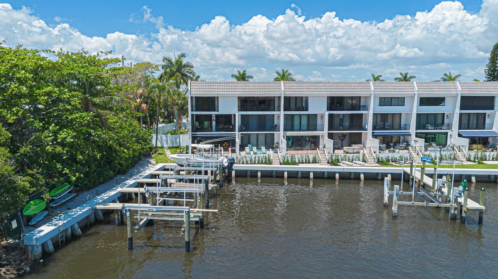 801 Palm Trail #9 3