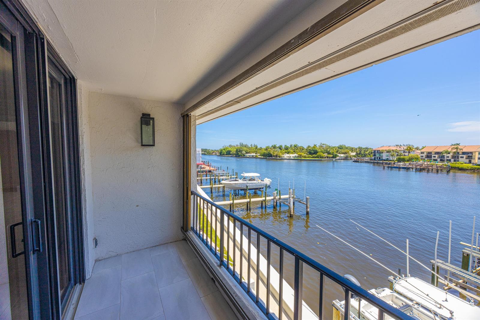 801 Palm Trail #9 1