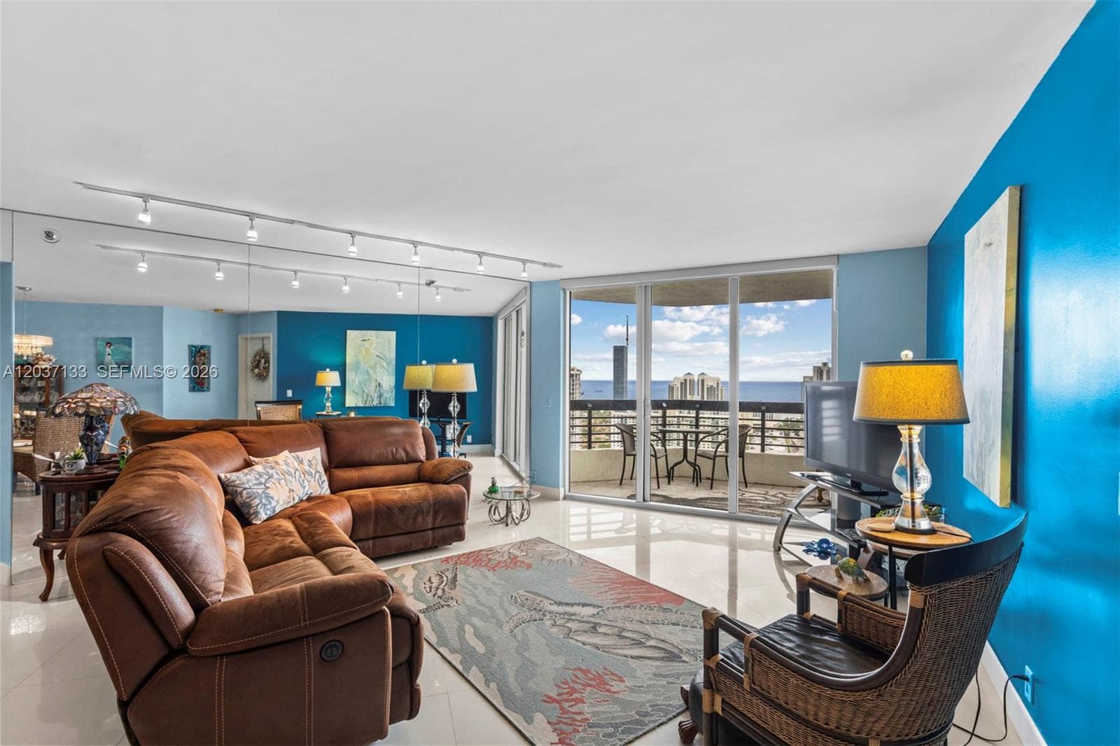 3500 Mystic Pointe Dr #3307 1