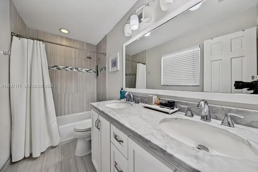 2125 NE 17th Ter photo 10