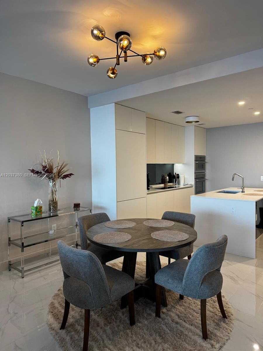 700 NE 23 2206 photo 16