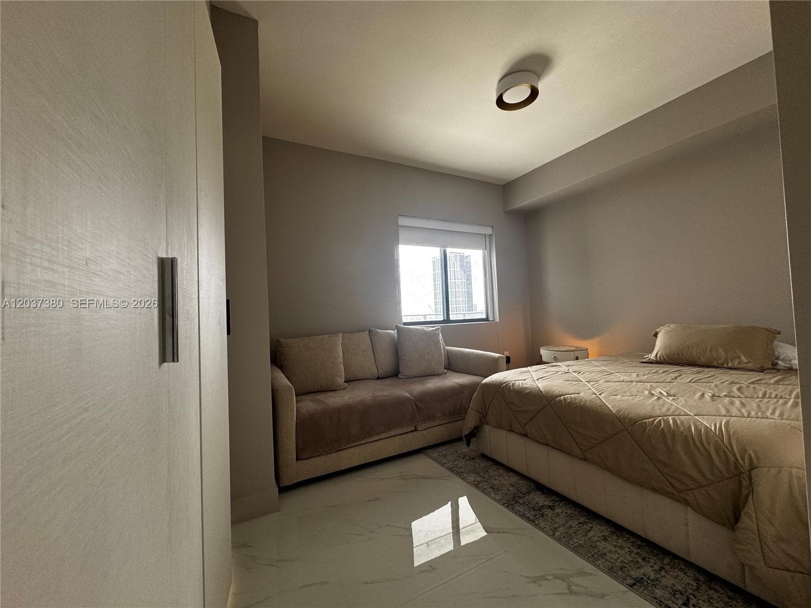 700 NE 23 2206 photo 21