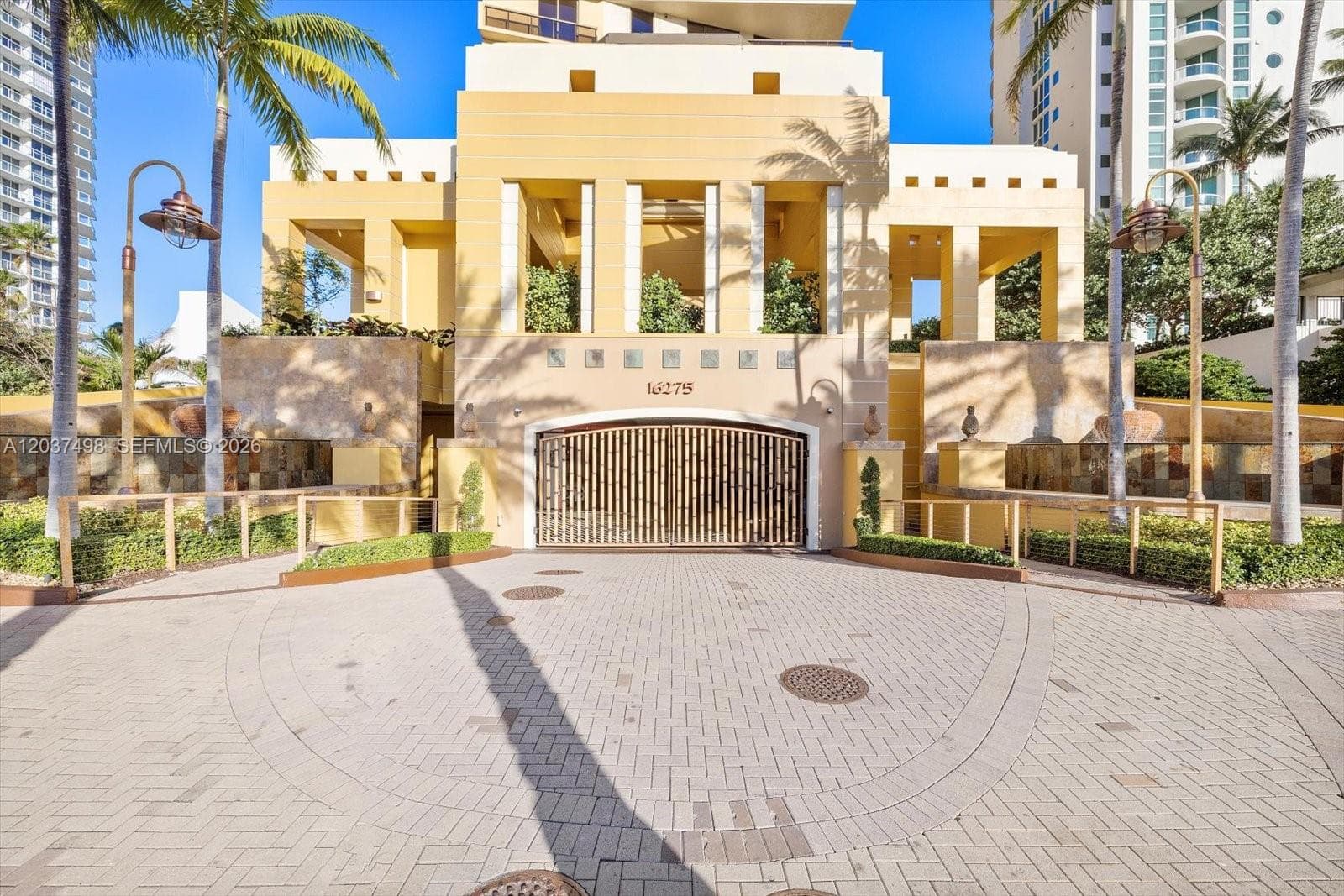 16275 Collins Ave #502 1