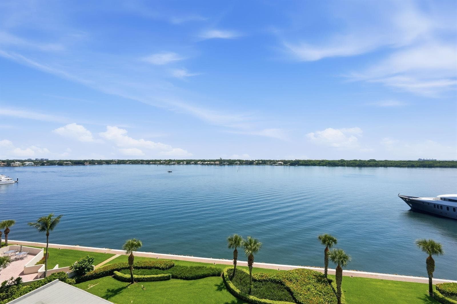 124 Lakeshore Drive 8280 photo 24