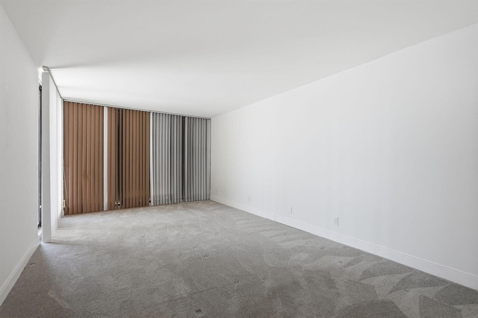 124 Lakeshore Drive 8280 photo 14