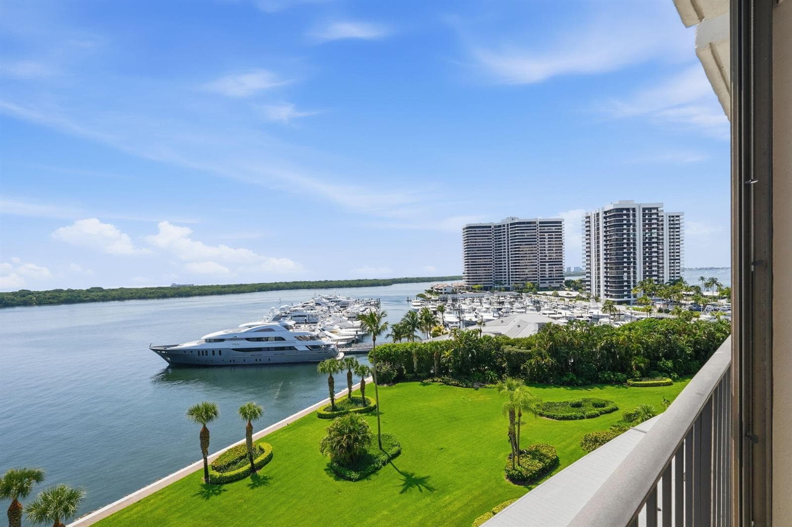 124 Lakeshore Drive 8280 photo 25