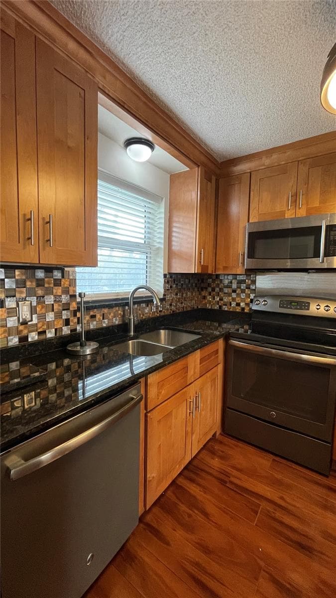 531 W Kalmia Dr #5 4