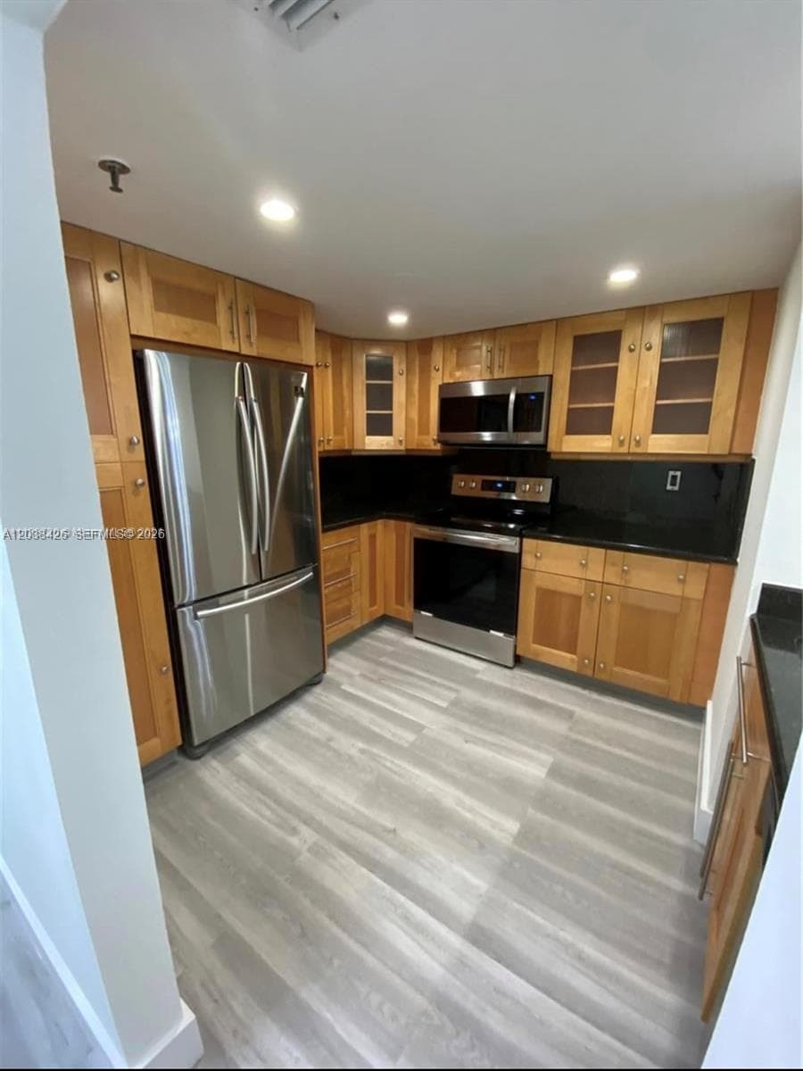 555 NE 15th St 33E photo 3