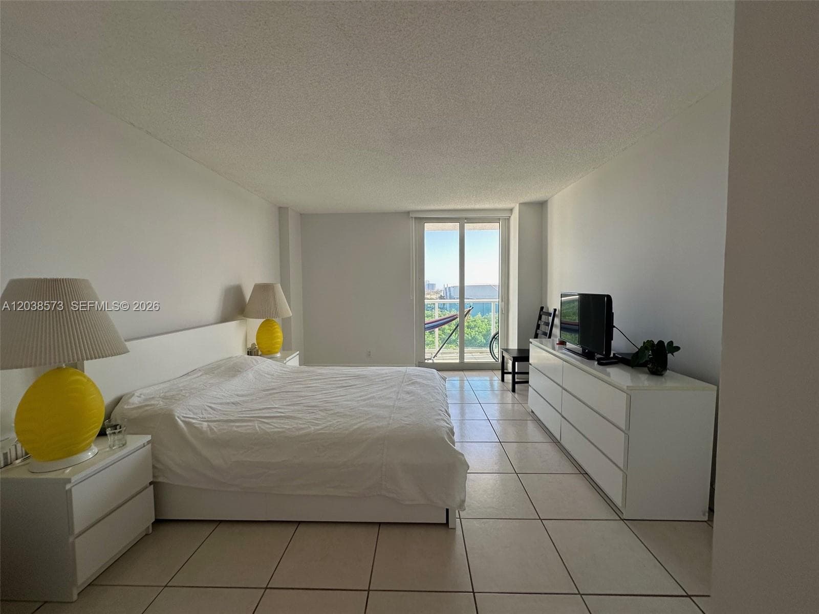 100 Bayview Dr 823 photo 4