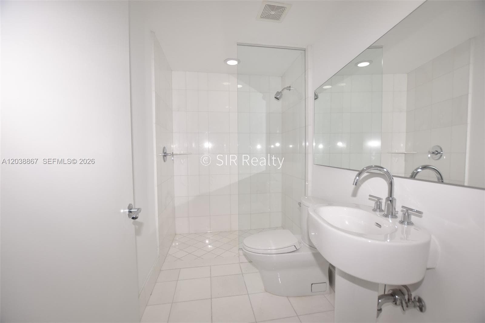 2950 NE 188th St 336 photo 6