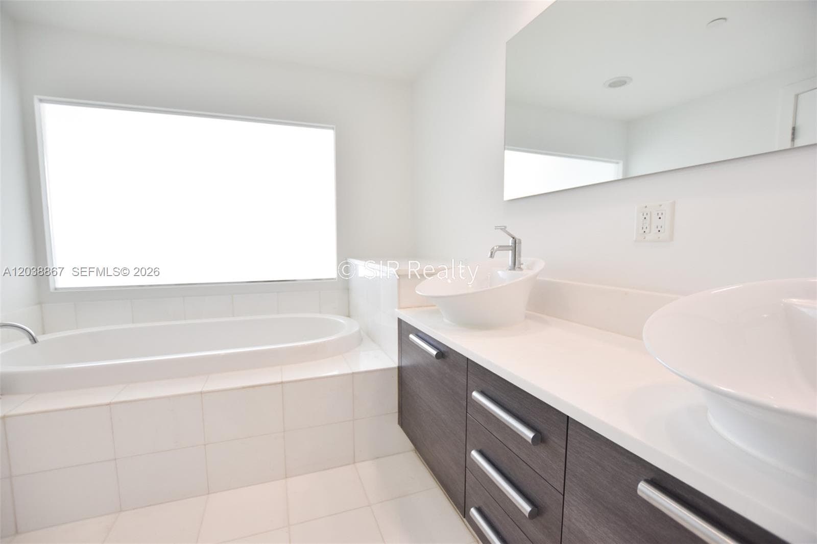 2950 NE 188th St 336 photo 17