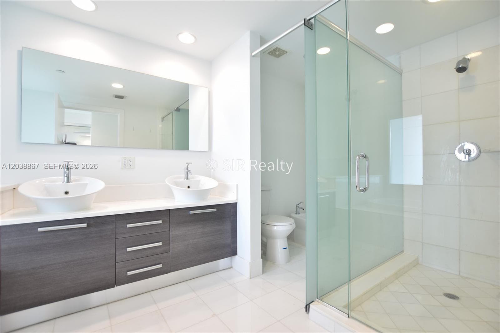 2950 NE 188th St 336 photo 16