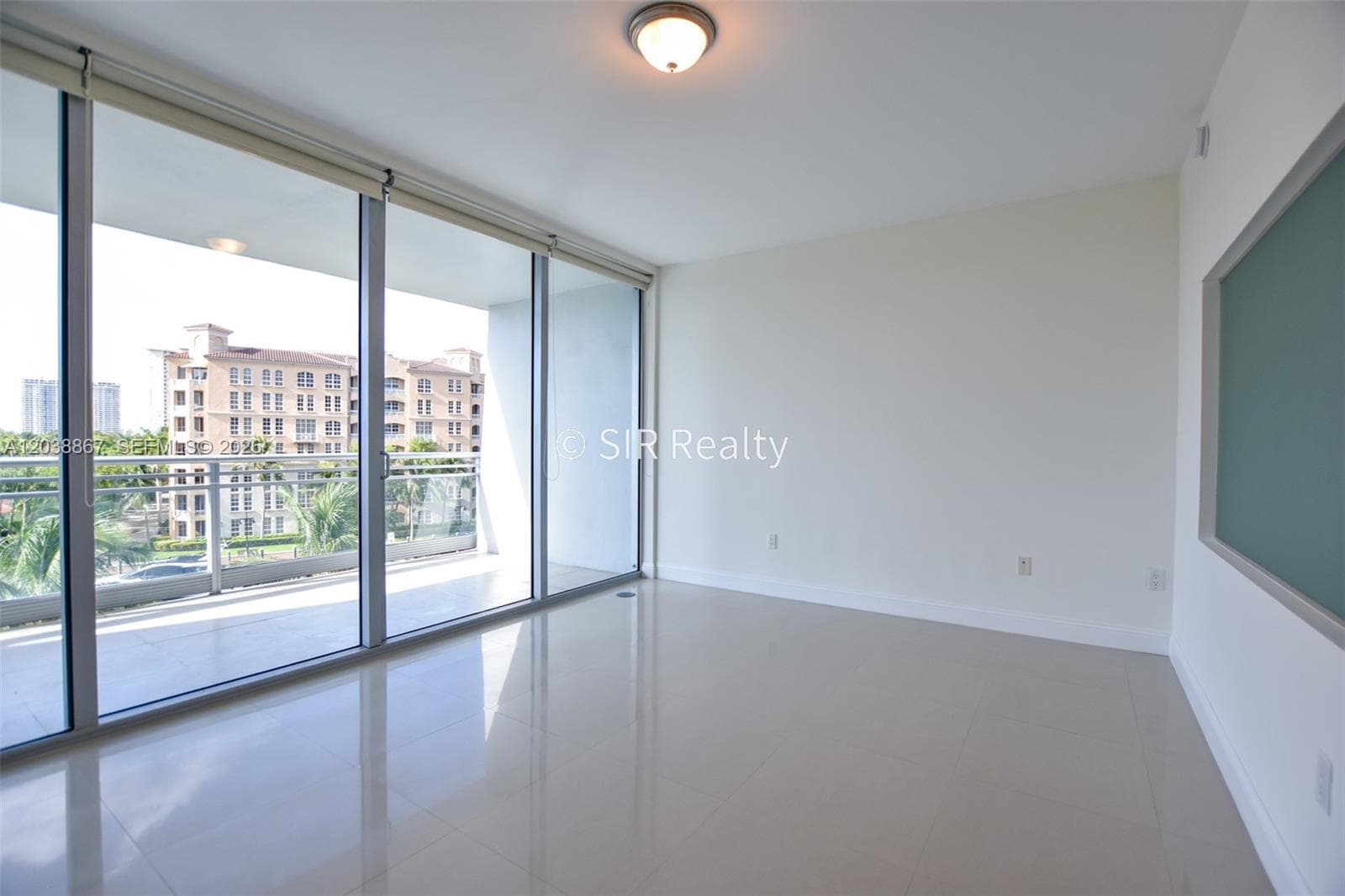 2950 NE 188th St 336 photo 11