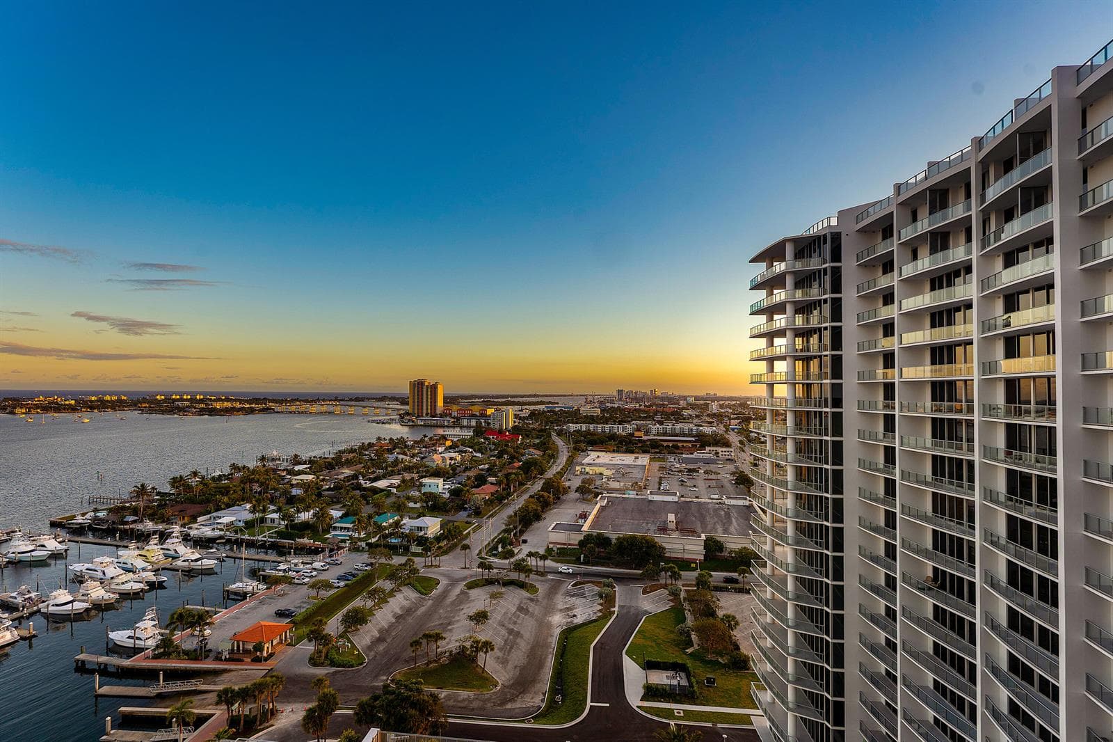 220 Lake Shore Drive #1911 4