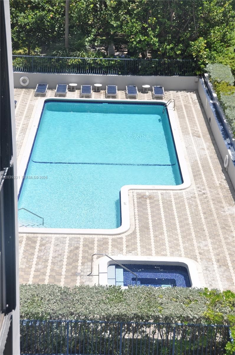 8877 Collins Ave 507 photo 4