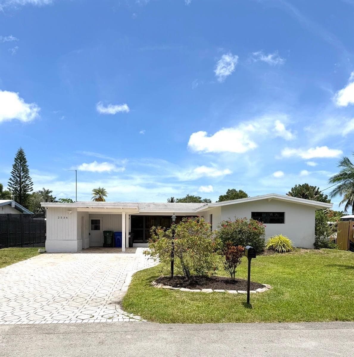 2536 Gulfstream Lane 1