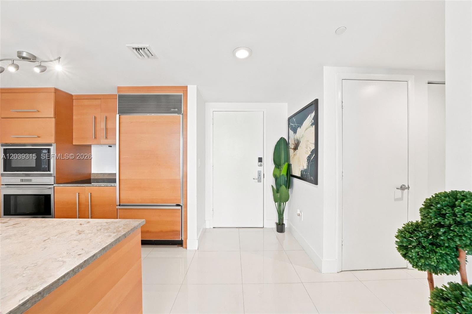 485 Brickell Ave 3707 photo 6