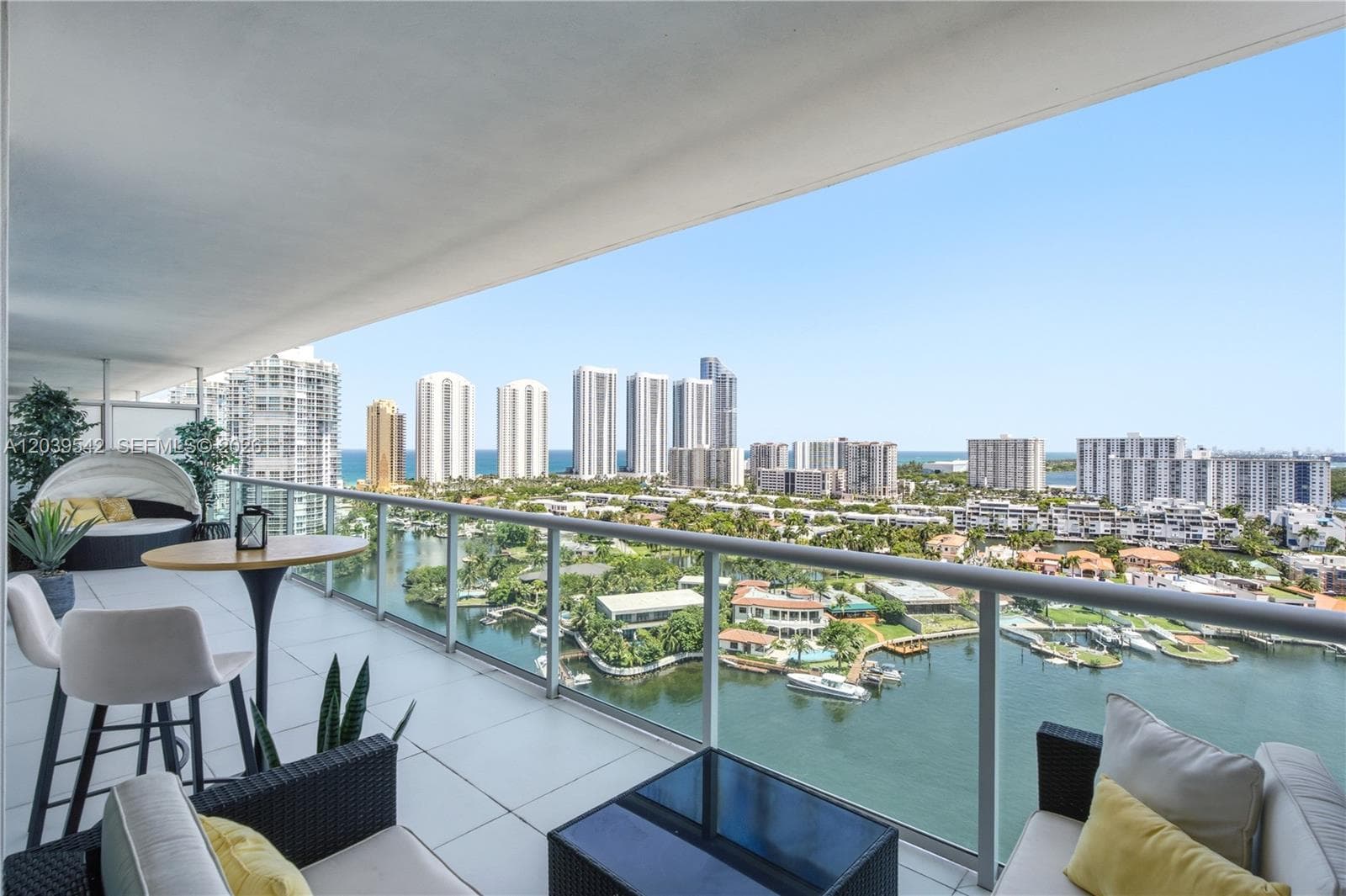 400 Sunny Isles Blvd 1817 photo 9