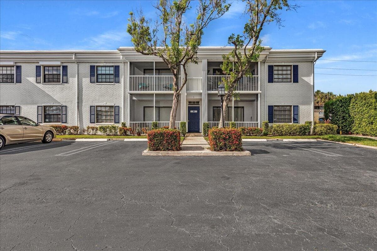 180 Cypress Club Drive #816 2