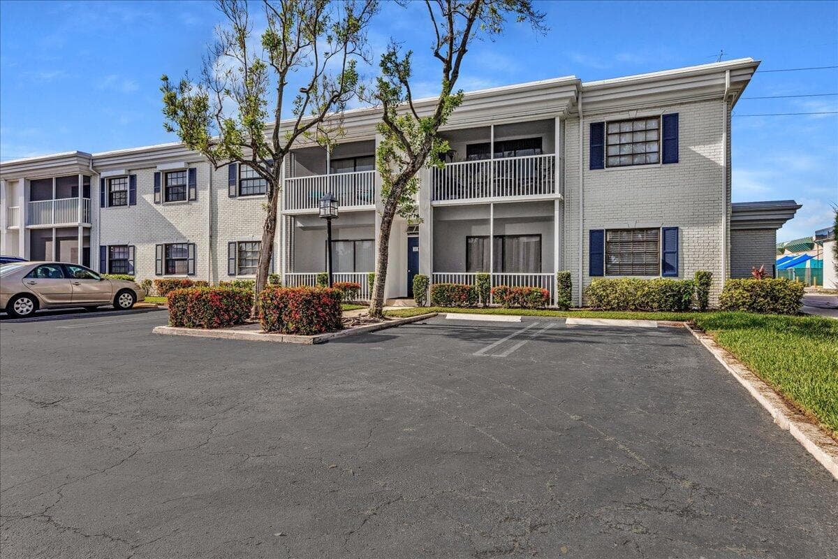 180 Cypress Club Drive #816 4