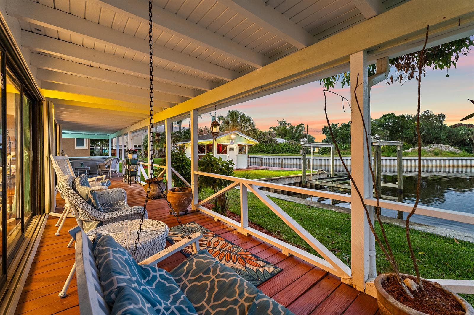 715 SW Rustic Circle 2