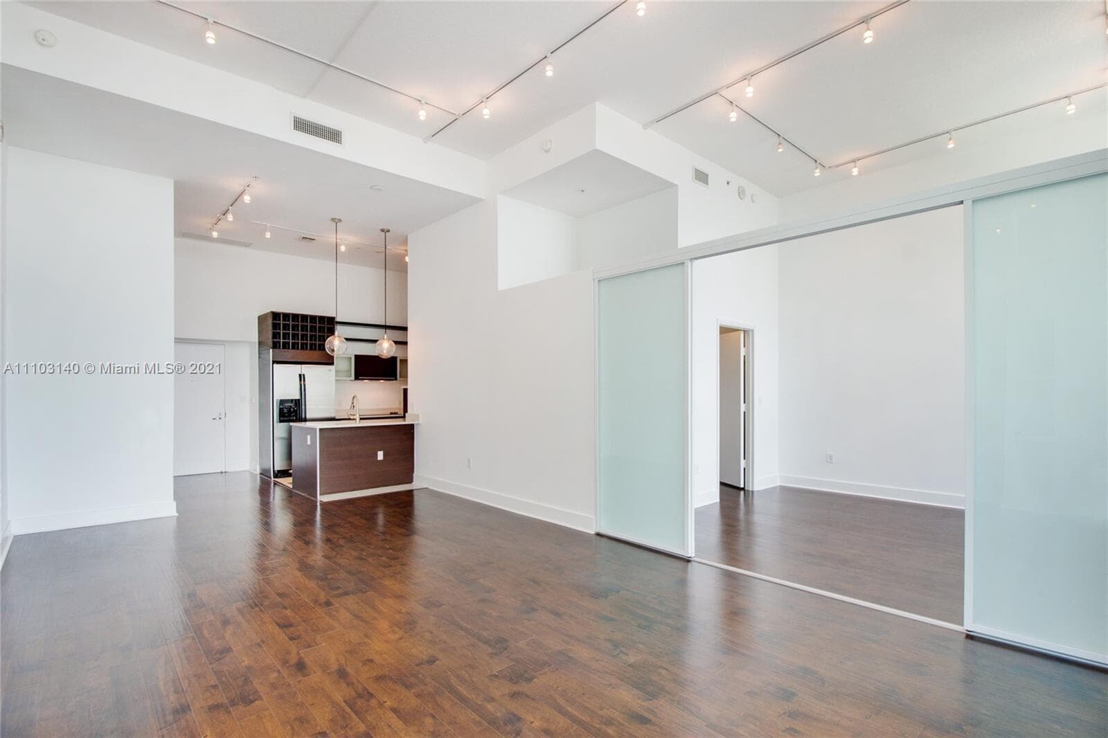 1900 N Bayshore Drive 912 photo 5