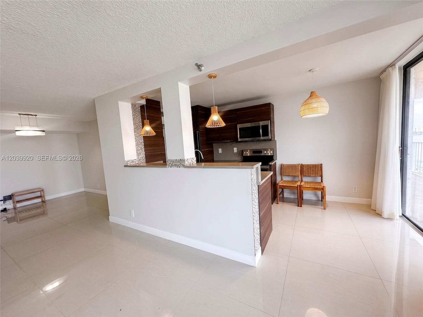 290 174th St 1117 photo 2