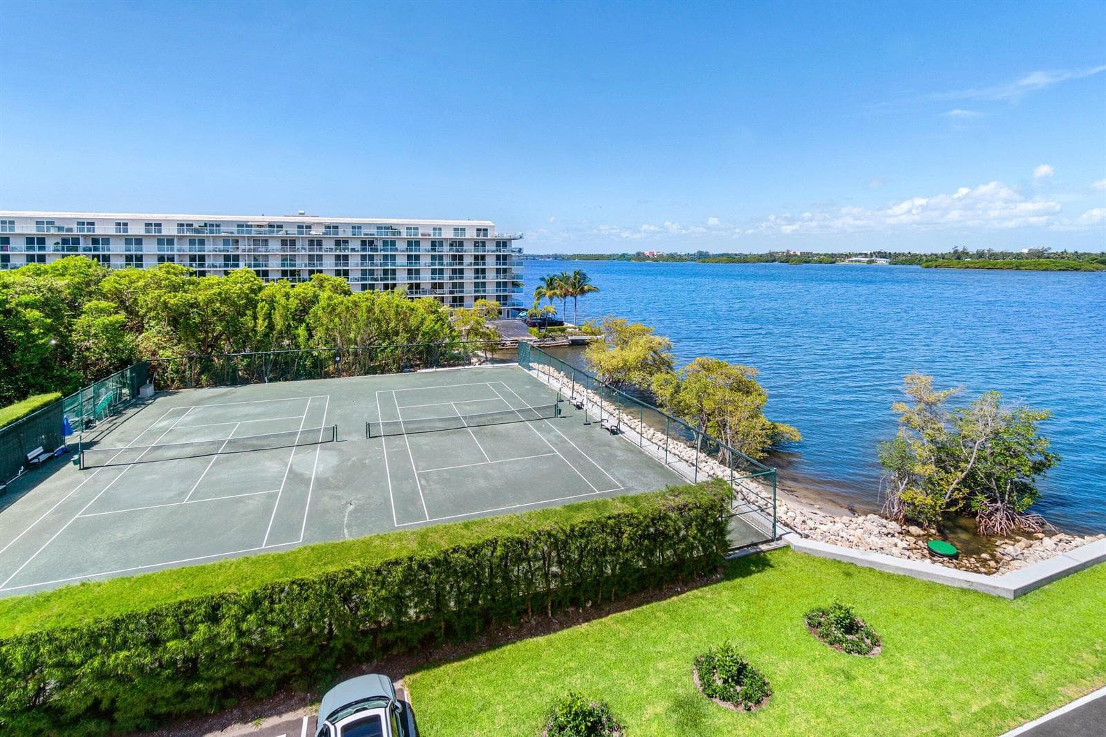 2505 S Ocean Boulevard #515 4
