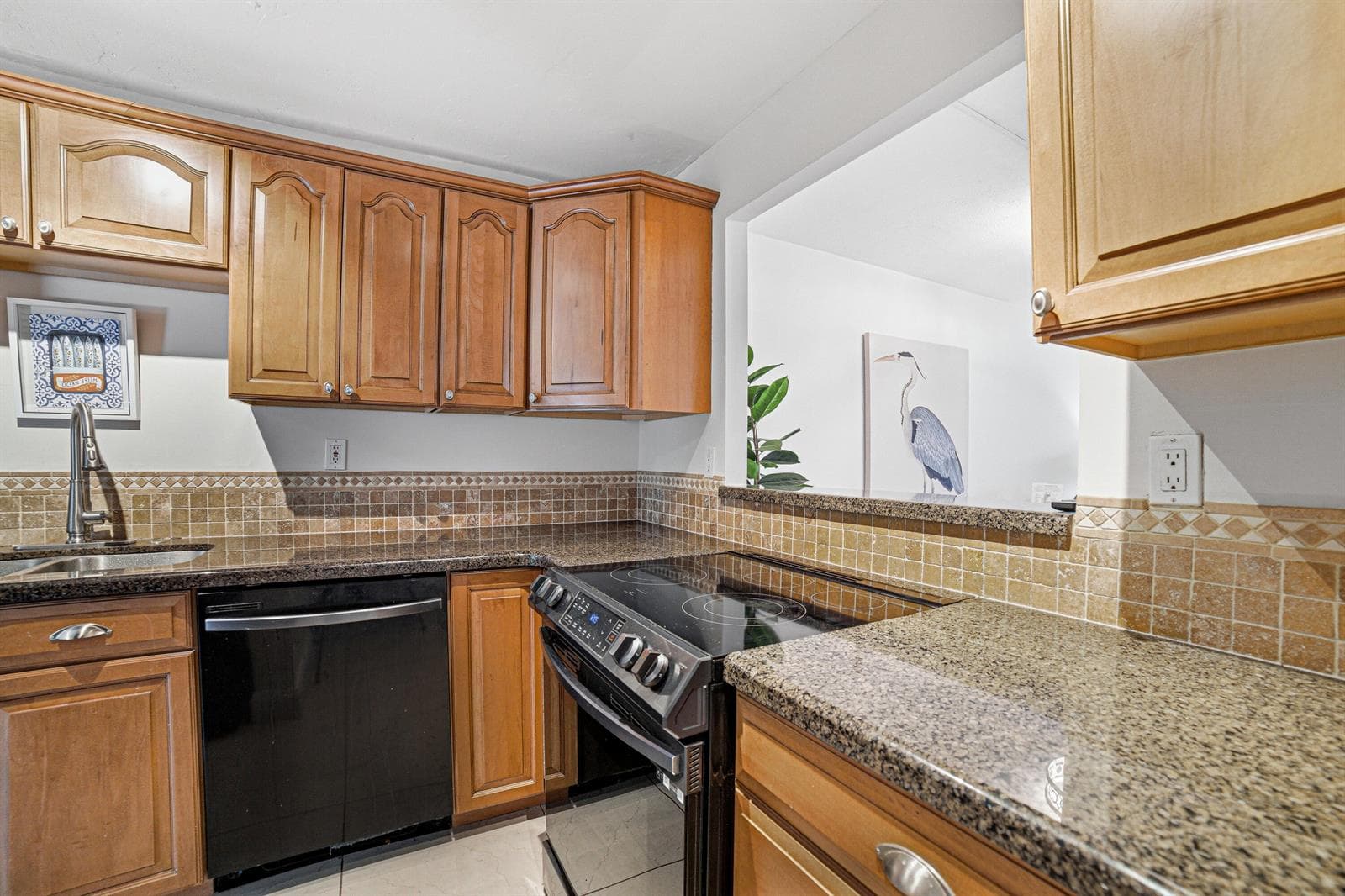 6 Royal Palm Way 211 photo 8