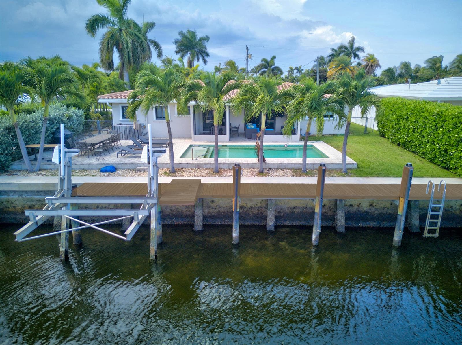 2542 SE 10th 5