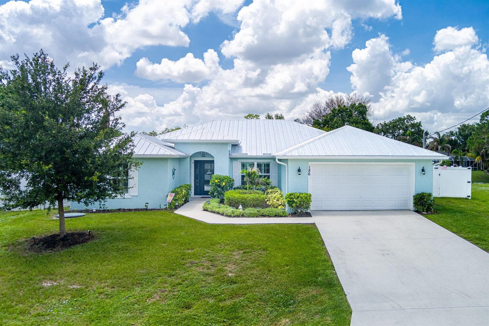186 NE Dominican Terrace 2