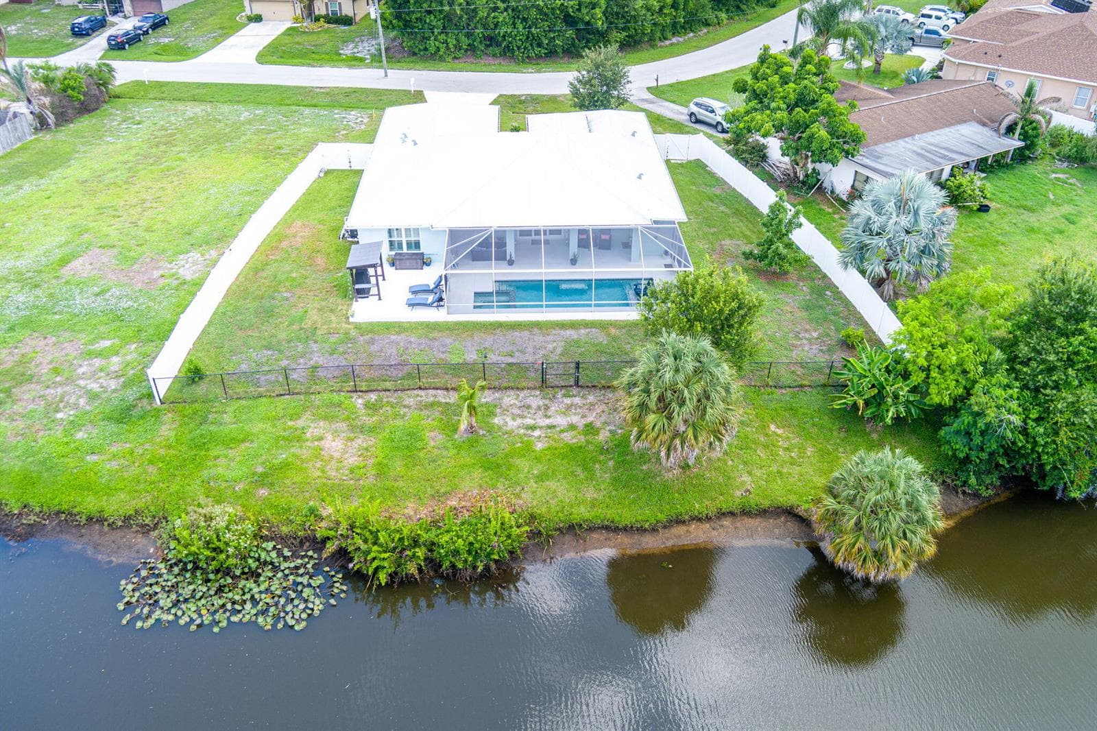 186 NE Dominican Terrace 5
