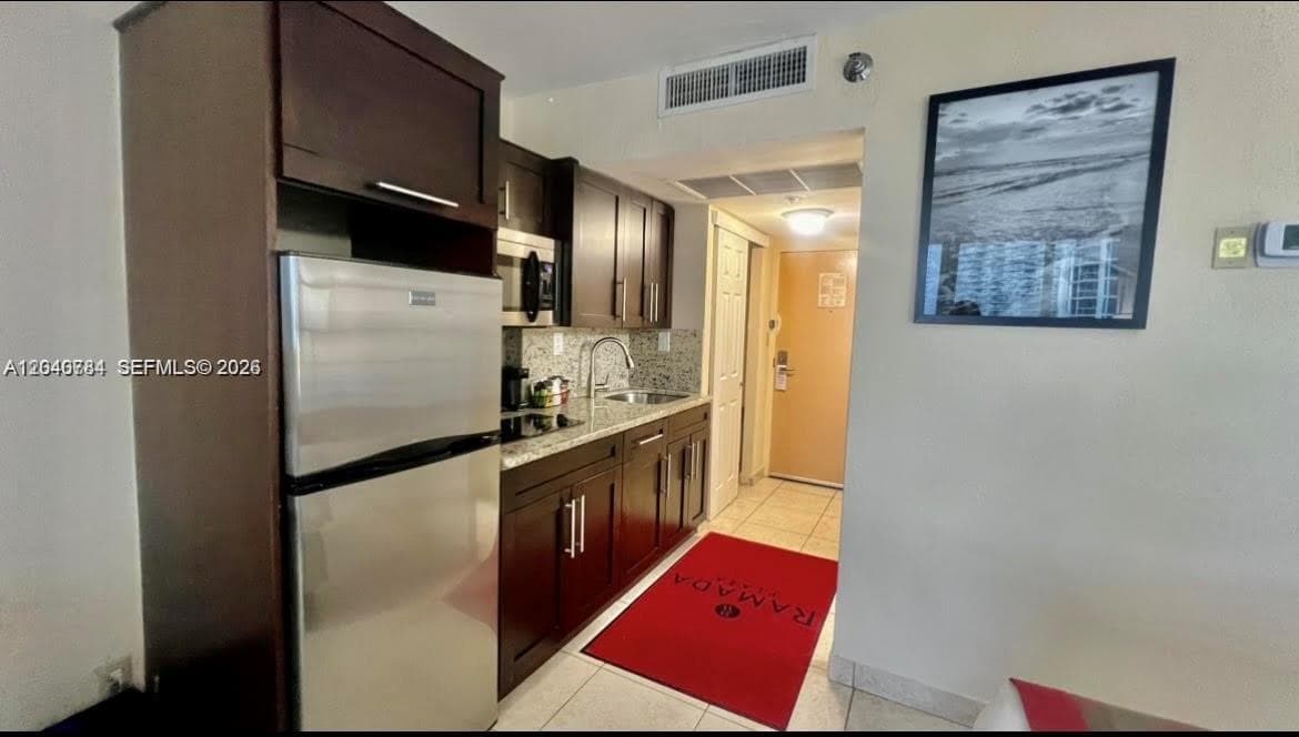 19201 Collins Ave 942 photo 12