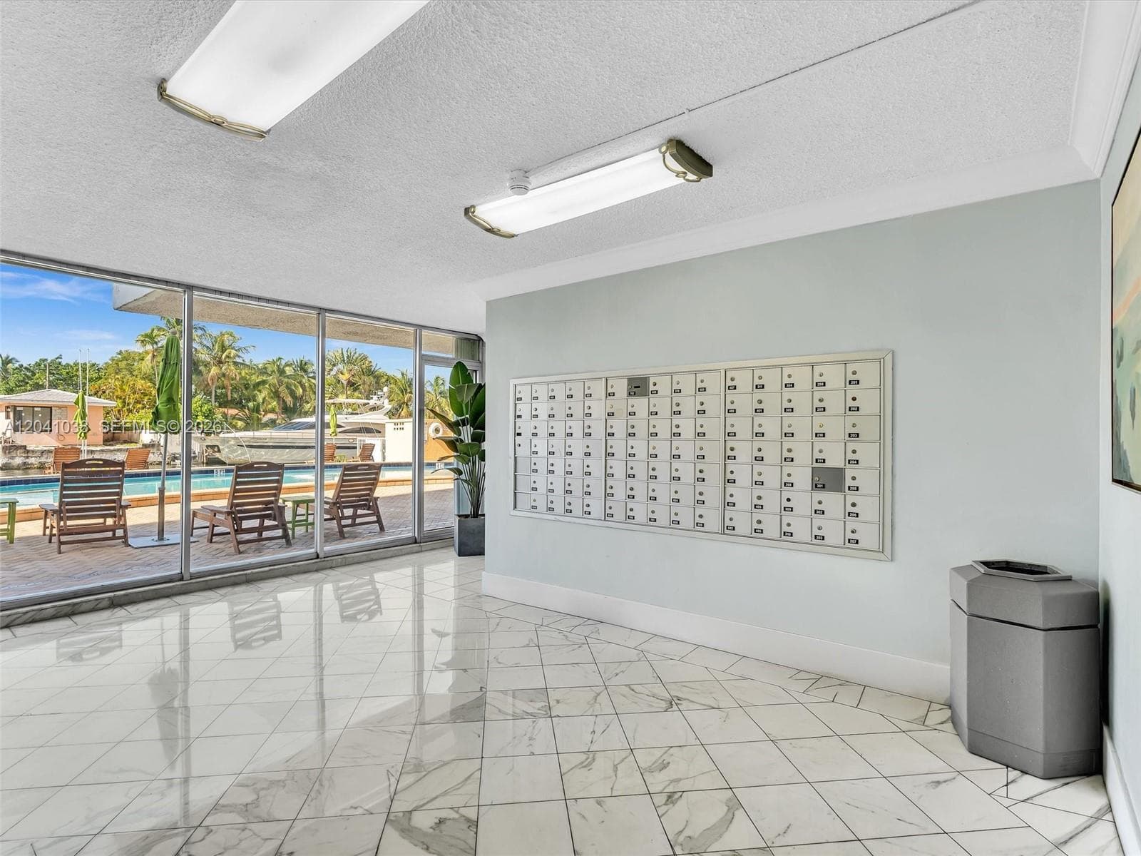 2020 NE 135th St 601 photo 23