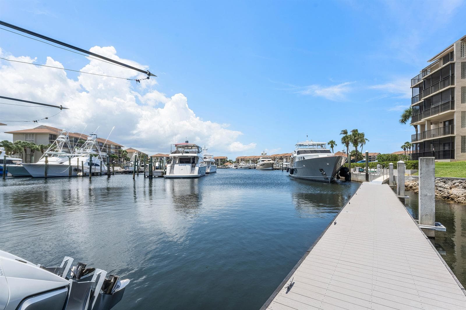 1301 Seafarer Circle #403 5