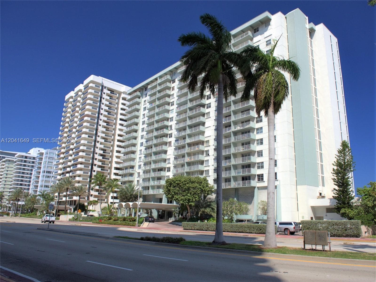 5701 Collins Ave 619 photo 1