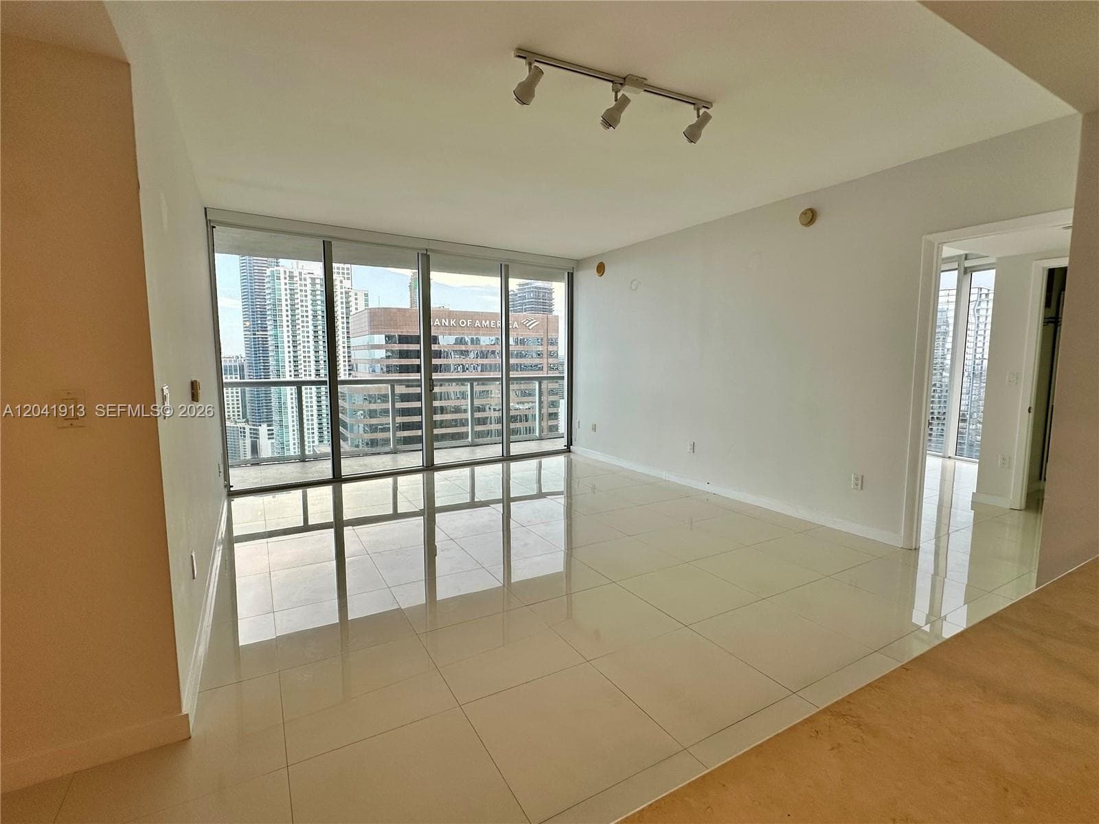 495 Brickell Ave 4011 photo 7