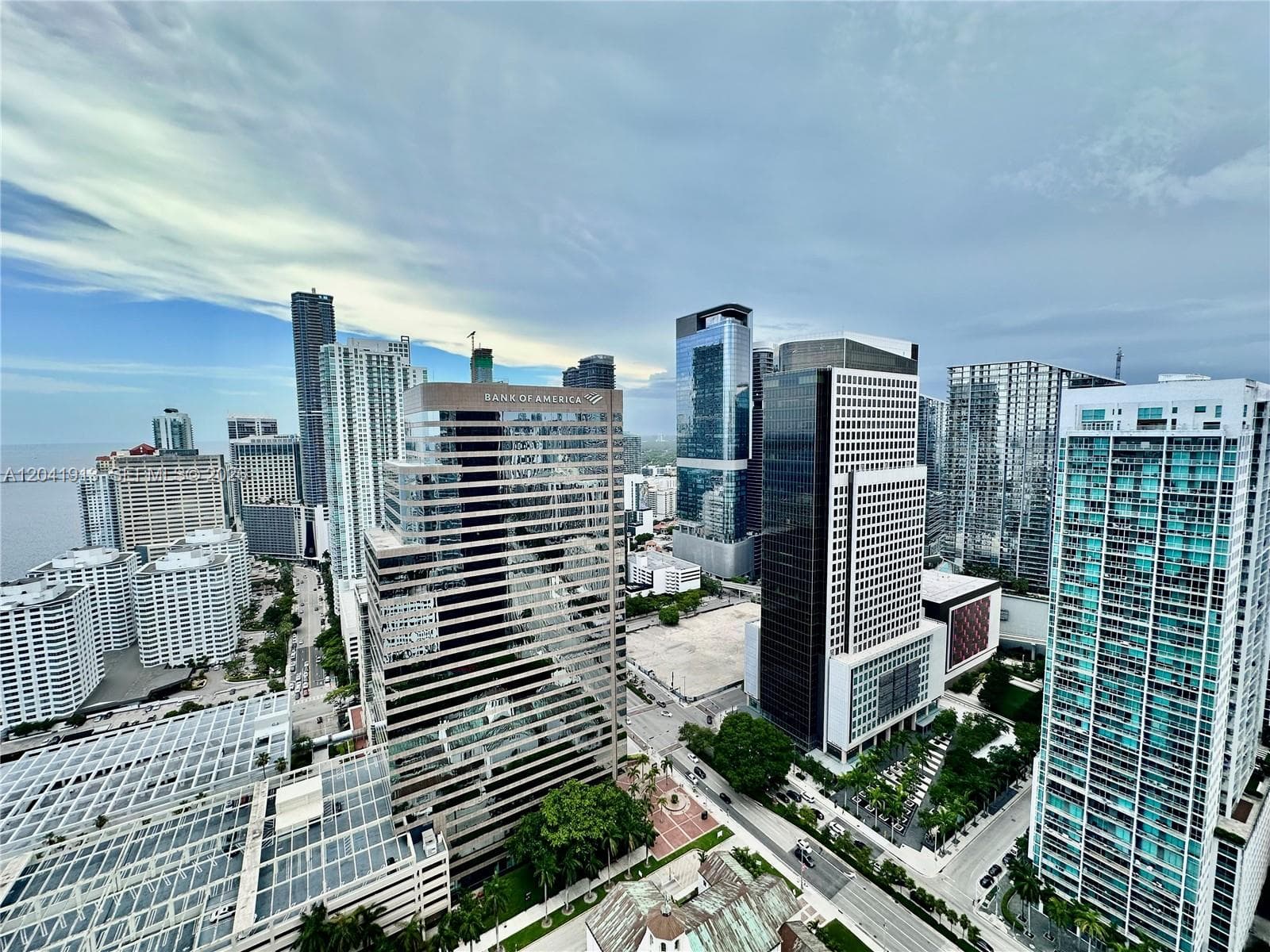 495 Brickell Ave 4011 photo 3