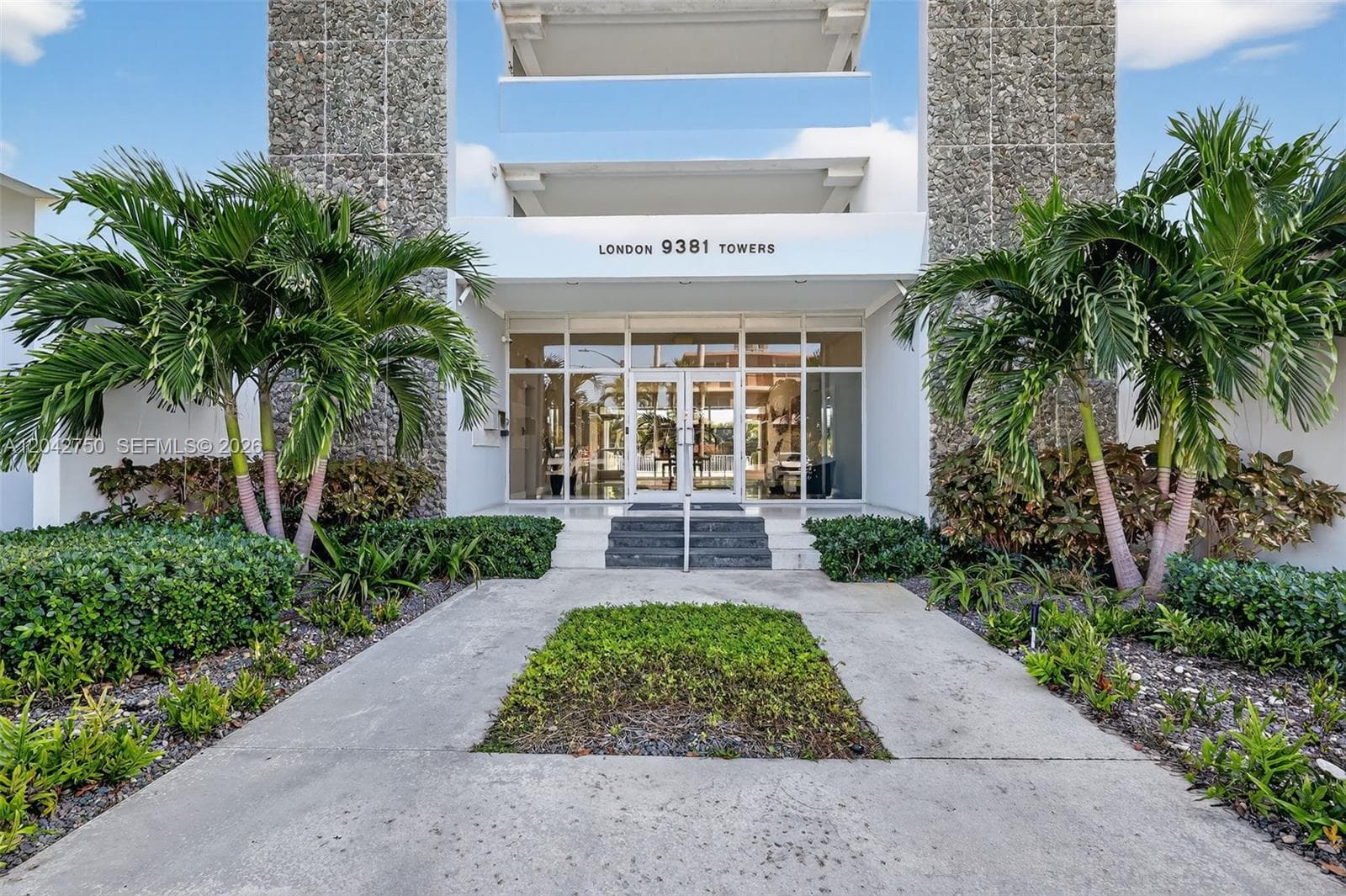 9381 E Bay Harbor Dr 303N photo 20