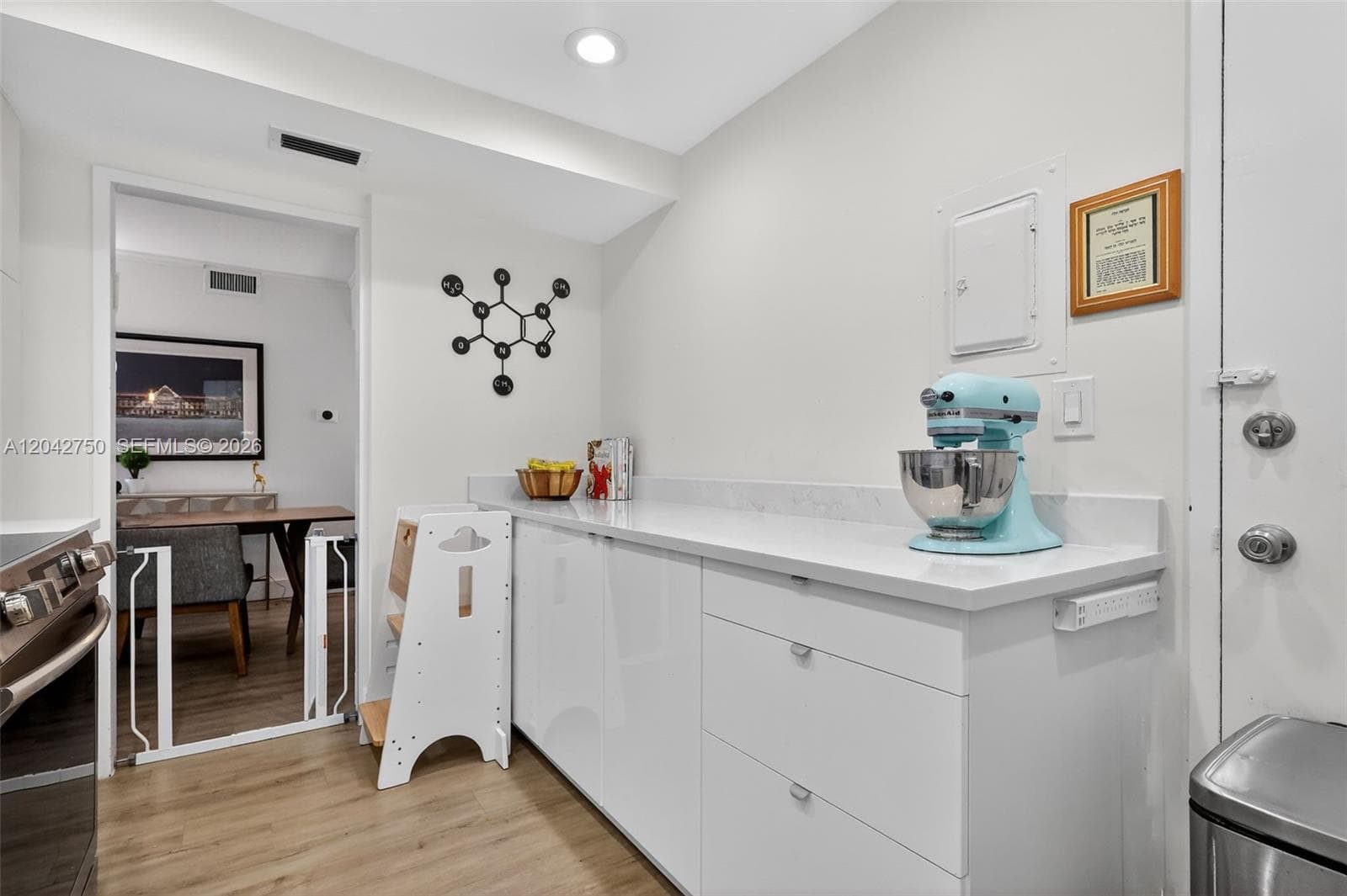 9381 E Bay Harbor Dr 303N photo 8