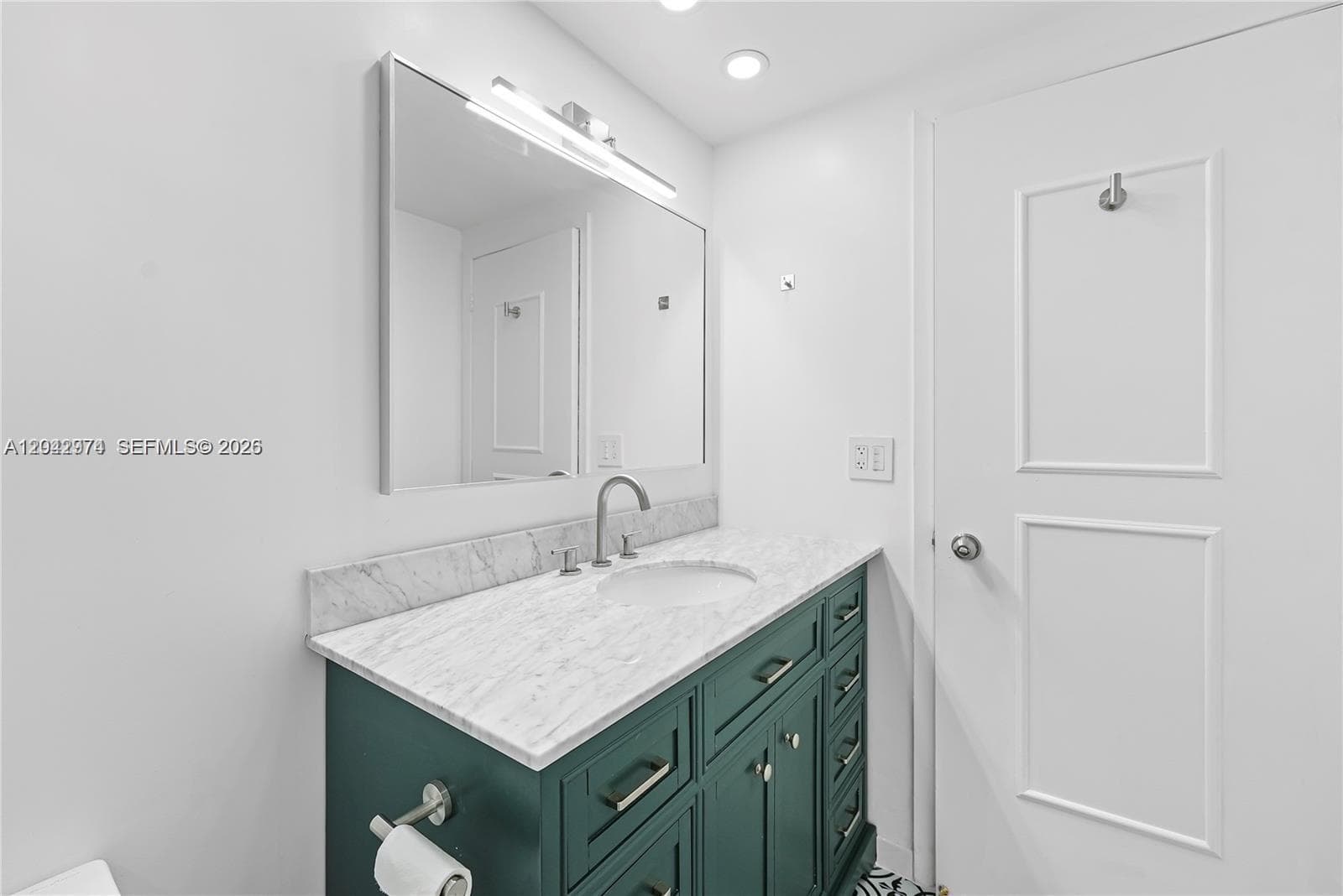 2500 Parkview Dr 1503 photo 16