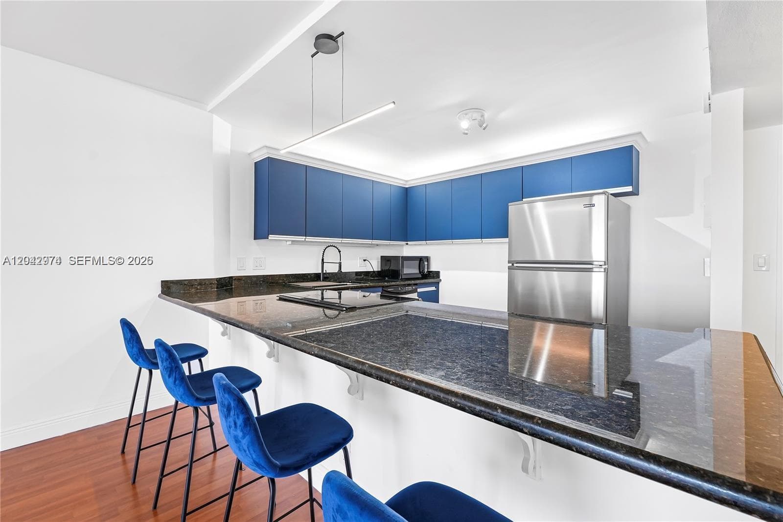 2500 Parkview Dr 1503 photo 3