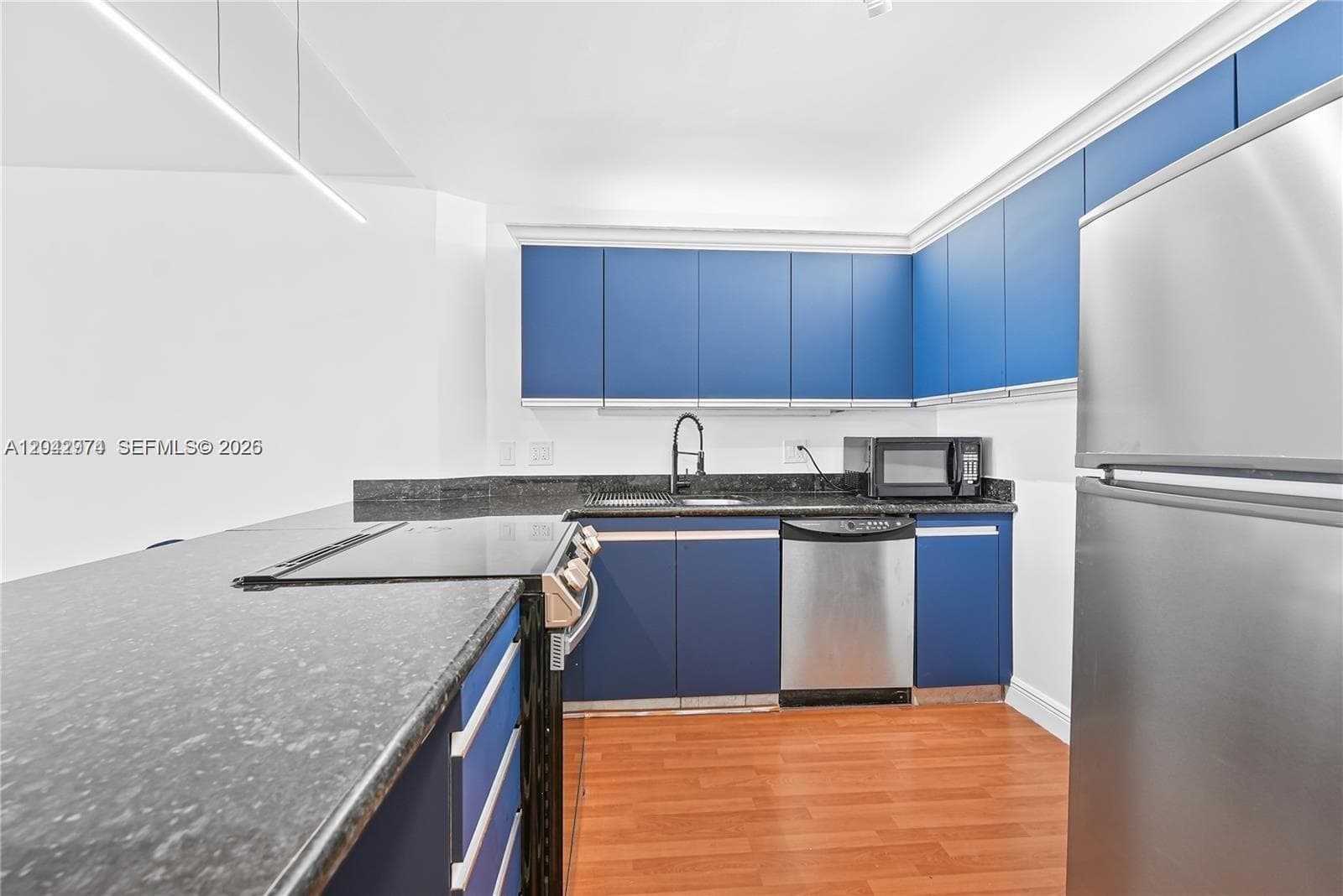 2500 Parkview Dr 1503 photo 8