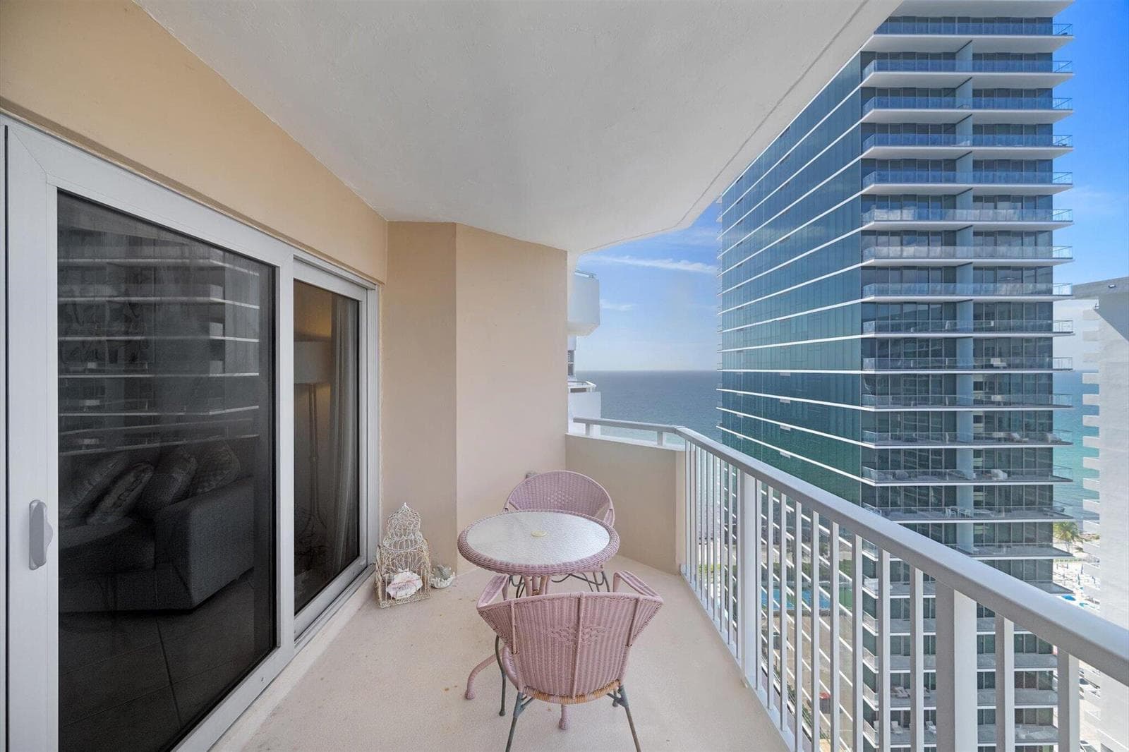 1980 S Ocean Drive #19a 2