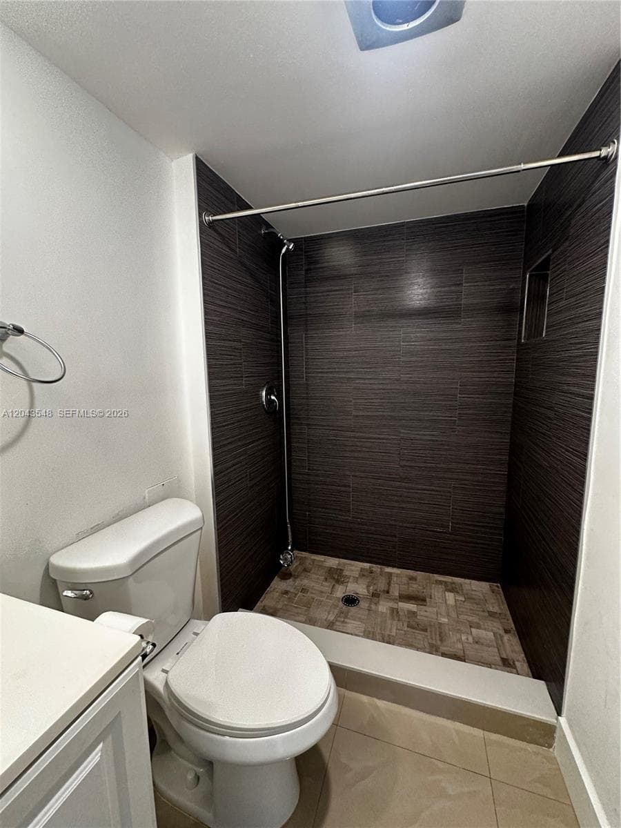 3475 N Country Club Dr 315 photo 13