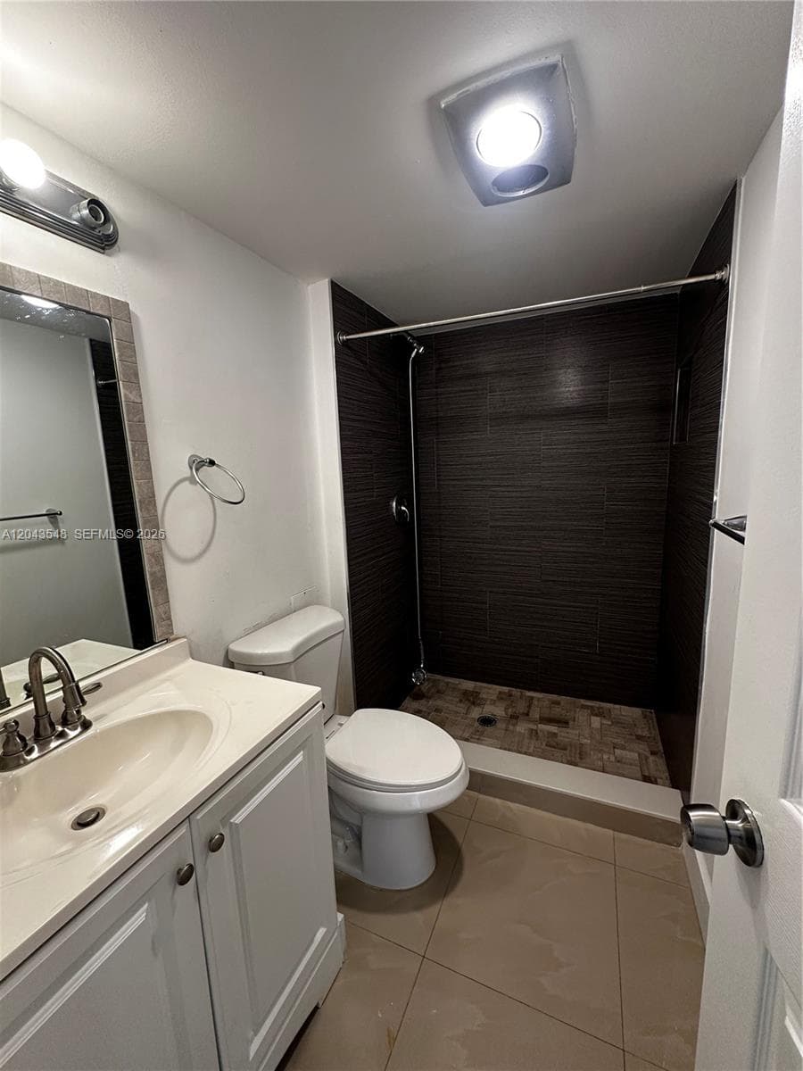 3475 N Country Club Dr 315 photo 25