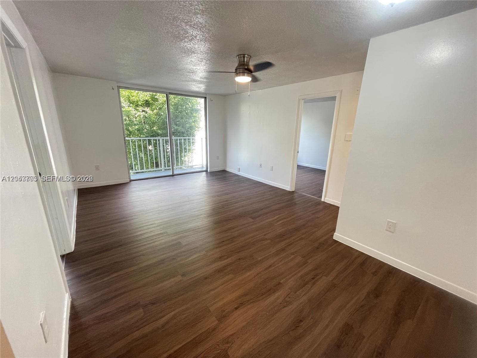 1740 NW N River Dr 517 photo 5