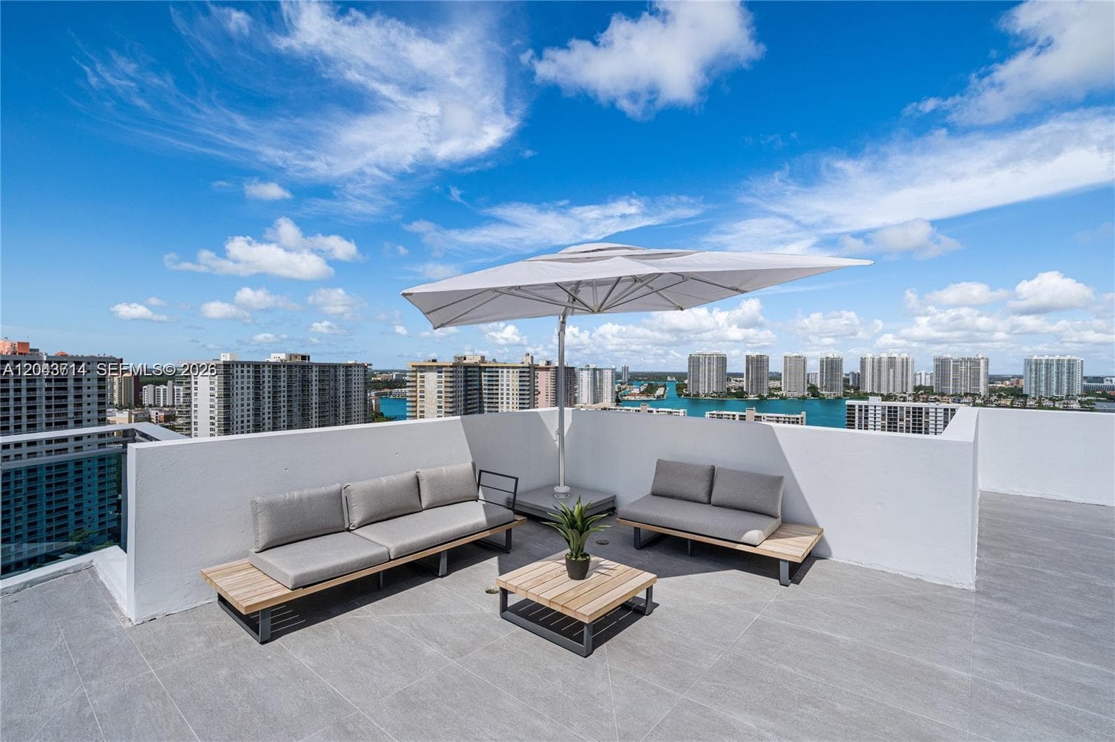 17550 Collins Ave PH1 photo 3